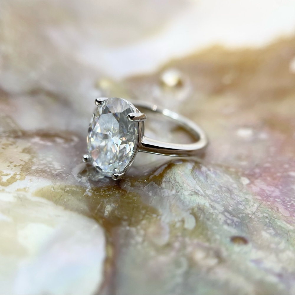 Oval Cut Moissanite Ring Solitaire Engagement Ring 4.5 Ct GRA Certified 18K /925 - Picture 7 of 10